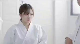 极品网红小姐姐！约炮操逼收费房！情趣女仆装，美腿黑丝特写吃屌，骑乘位操骚穴，后入深插猛怼